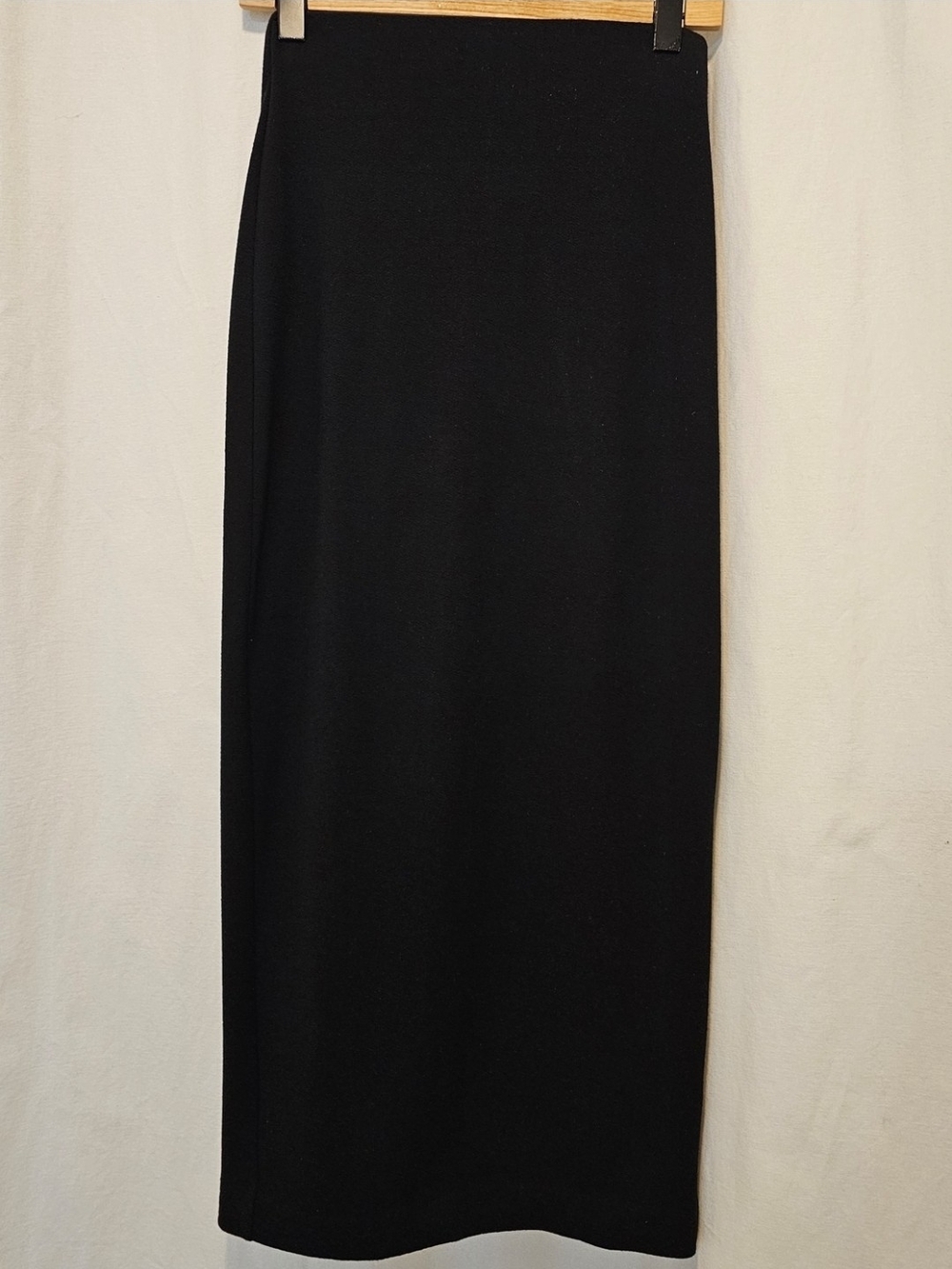 Aritzia Babaton Black Johan Midi Skirt - Picture 3 of 16